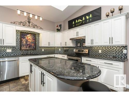 19 Frederick Boulevard, Rural Parkland County, AB - Indoor Photo Showing Kitchen With Upgraded Kitchen