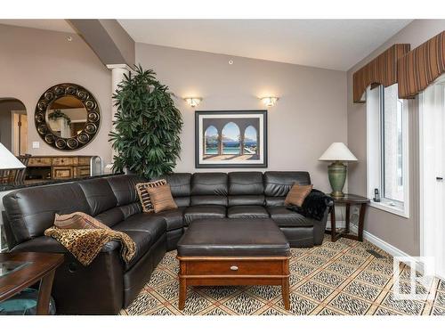 19 Frederick Boulevard, Rural Parkland County, AB - Indoor Photo Showing Living Room