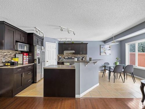 1151 Rutherford Close, Edmonton, AB - Indoor Photo Showing Kitchen