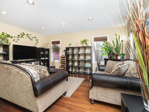 14411 106 Avenue, Edmonton, AB - Indoor Photo Showing Living Room