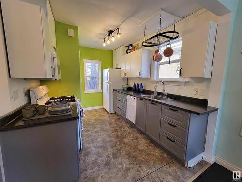 11221 90 Street, Edmonton, AB - Indoor Photo Showing Kitchen