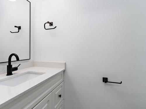 341 Northgate Terrace, Edmonton, AB - Indoor Photo Showing Bathroom