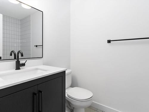 341 Northgate Terrace, Edmonton, AB - Indoor Photo Showing Bathroom