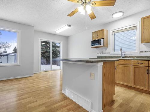 44 4020 21 Street, Edmonton, AB - Indoor Photo Showing Kitchen