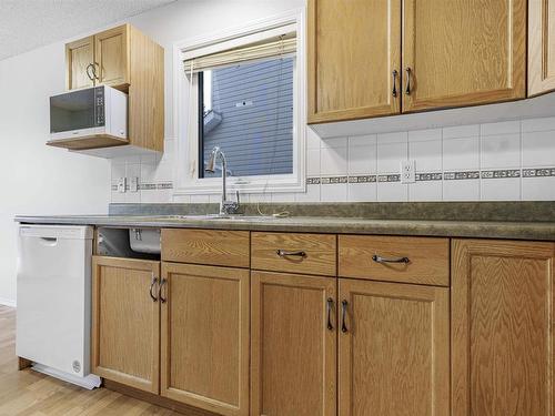 44 4020 21 Street, Edmonton, AB - Indoor Photo Showing Kitchen