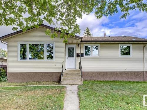 11923 49 St Nw, Edmonton, AB 