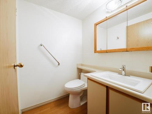 204 4812 51 Avenue, Stony Plain, AB - Indoor Photo Showing Bathroom