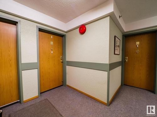 204 4812 51 Avenue, Stony Plain, AB - Indoor Photo Showing Other Room