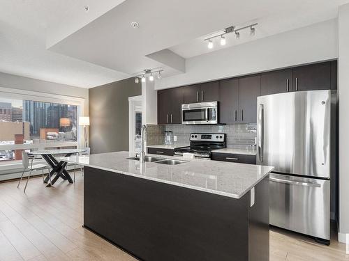 804 10226 104 Street, Edmonton, AB - Indoor Photo Showing Kitchen With Double Sink With Upgraded Kitchen