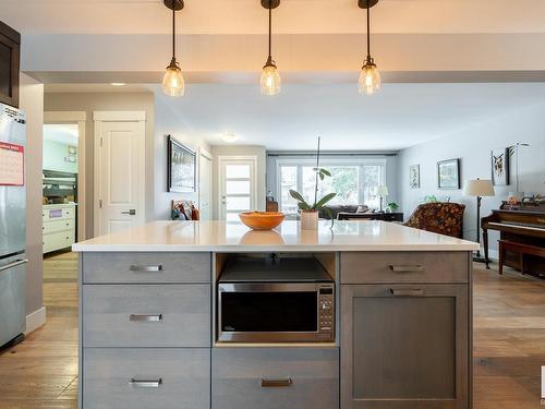 11207 58 Avenue, Edmonton, AB - Indoor Photo Showing Kitchen