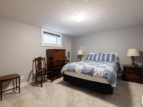 11207 58 Avenue, Edmonton, AB - Indoor Photo Showing Bedroom