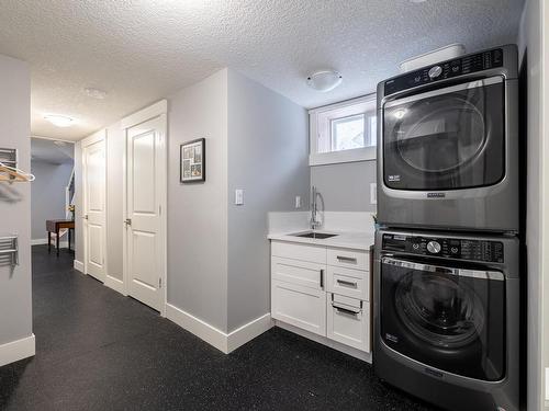 11207 58 Avenue, Edmonton, AB - Indoor Photo Showing Laundry Room