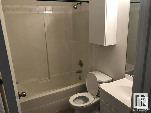 12717 67 Street, Edmonton, AB - Indoor Photo Showing Bathroom