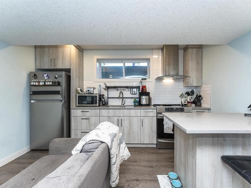 1926 57 Street, Edmonton, AB - Indoor Photo Showing Kitchen