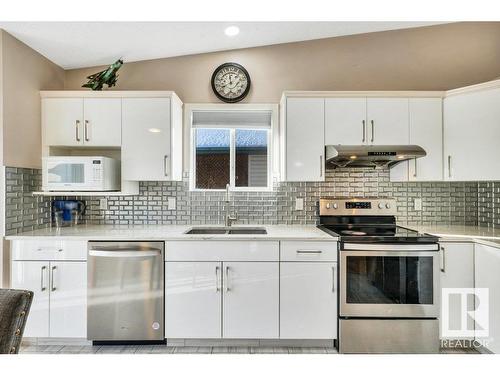 174 Ward Crescent, Edmonton, AB - Indoor Photo Showing Kitchen With Upgraded Kitchen