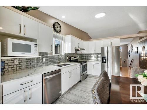 174 Ward Crescent, Edmonton, AB - Indoor Photo Showing Kitchen With Double Sink With Upgraded Kitchen