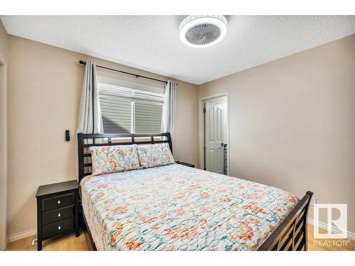 174 Ward Crescent, Edmonton, AB - Indoor Photo Showing Bedroom