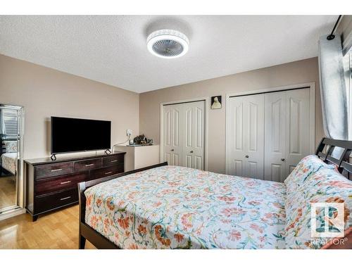 174 Ward Crescent, Edmonton, AB - Indoor Photo Showing Bedroom