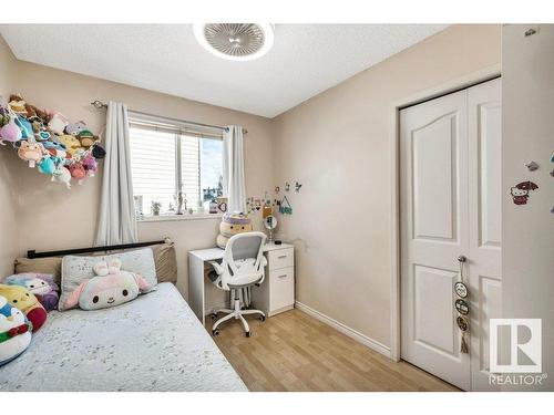 174 Ward Crescent, Edmonton, AB - Indoor Photo Showing Bedroom