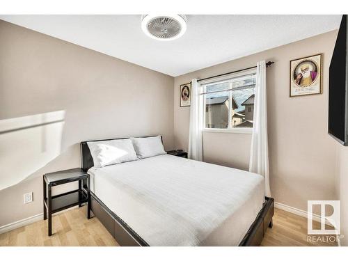 174 Ward Crescent, Edmonton, AB - Indoor Photo Showing Bedroom