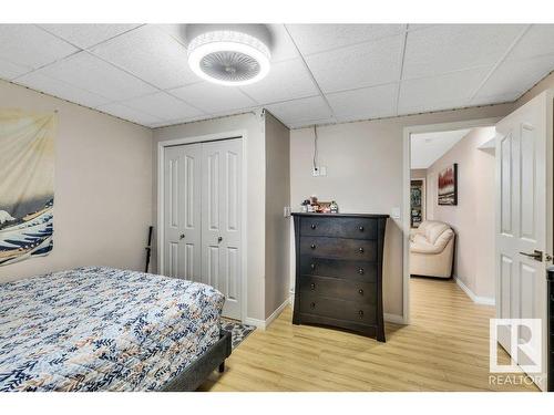 174 Ward Crescent, Edmonton, AB - Indoor Photo Showing Bedroom