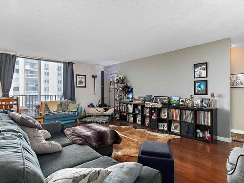 911 11307 99 Avenue Nw, Edmonton, AB - Indoor Photo Showing Living Room