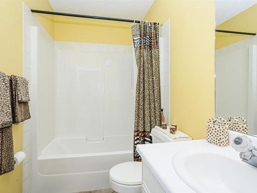 8904 170A Avenue, Edmonton, AB - Indoor Photo Showing Bathroom