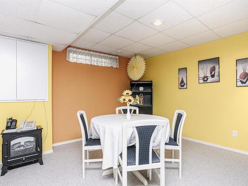 8904 170A Avenue, Edmonton, AB - Indoor Photo Showing Dining Room