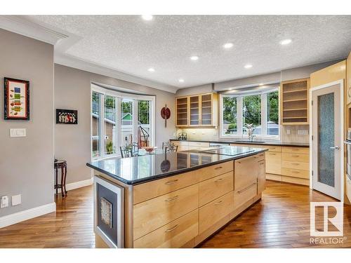 5508 Ada Boulevard, Edmonton, AB - Indoor Photo Showing Kitchen