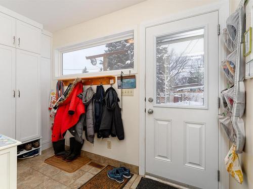 6816 100 Avenue, Edmonton, AB - Indoor Photo Showing Other Room