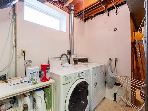 6816 100 Avenue, Edmonton, AB - Indoor Photo Showing Laundry Room