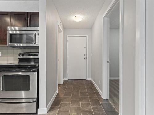 112 534 Watt Blvd Sw, Edmonton, AB - Indoor Photo Showing Kitchen