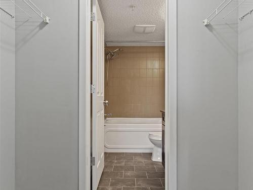 112 534 Watt Blvd Sw, Edmonton, AB - Indoor Photo Showing Bathroom