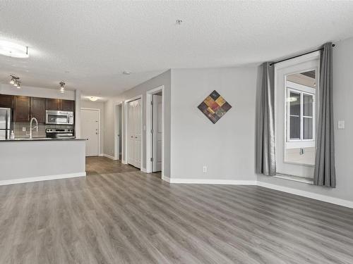 112 534 Watt Blvd Sw, Edmonton, AB - Indoor Photo Showing Kitchen