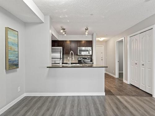 112 534 Watt Blvd Sw, Edmonton, AB - Indoor Photo Showing Kitchen