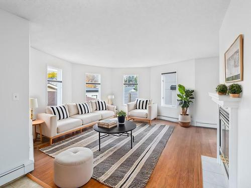 205 9138 83 Avenue, Edmonton, AB - Indoor Photo Showing Living Room