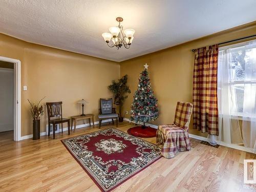 11715 88 Street, Edmonton, AB - Indoor