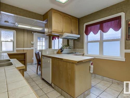 11715 88 Street, Edmonton, AB - Indoor Photo Showing Kitchen