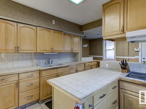 11715 88 Street, Edmonton, AB - Indoor Photo Showing Kitchen