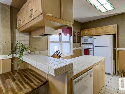 11715 88 Street, Edmonton, AB - Indoor Photo Showing Kitchen