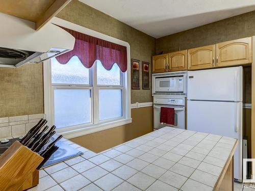 11715 88 Street, Edmonton, AB - Indoor Photo Showing Kitchen