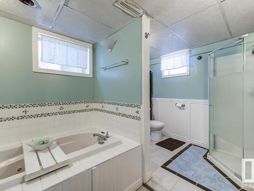 11715 88 Street, Edmonton, AB - Indoor Photo Showing Bathroom