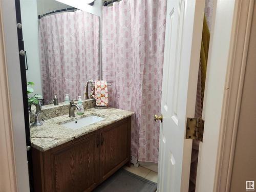 20 1440 Sherwood Drive, Sherwood Park, AB - Indoor Photo Showing Bathroom