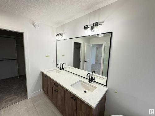 107 Newbury Cl, Sherwood Park, AB - Indoor Photo Showing Bathroom