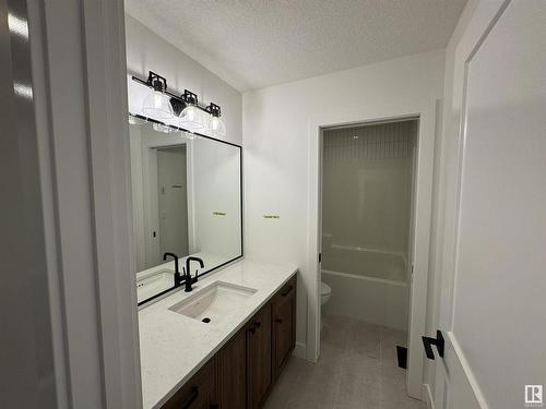 107 Newbury Cl, Sherwood Park, AB - Indoor Photo Showing Bathroom