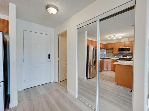 1212 7339 South Terwillegar Drive, Edmonton, AB - Indoor Photo Showing Kitchen