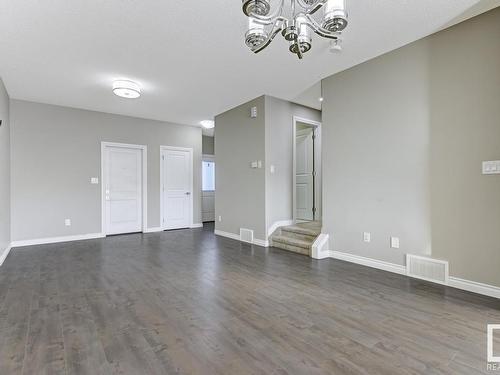 8767 Carson Way, Edmonton, AB - Indoor Photo Showing Other Room