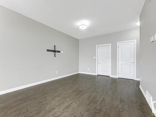 8767 Carson Way, Edmonton, AB - Indoor Photo Showing Other Room