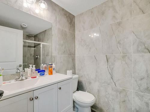 2306 Kelly Circle, Edmonton, AB - Indoor Photo Showing Bathroom