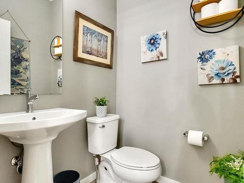 2306 Kelly Circle, Edmonton, AB - Indoor Photo Showing Bathroom